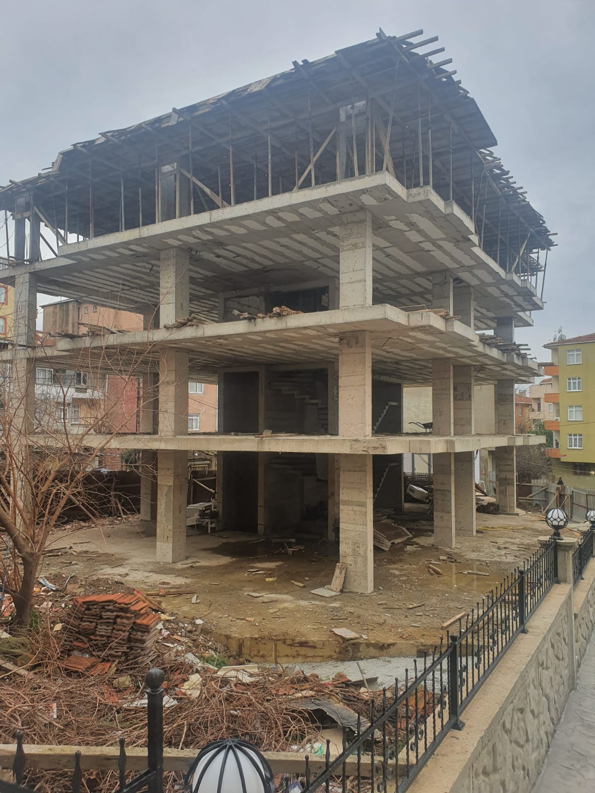 Has-Hocaoğlu'nun birlikte yaptığ Has evler sitesinin D blok 4.kat beton atılmaya hazır!!!